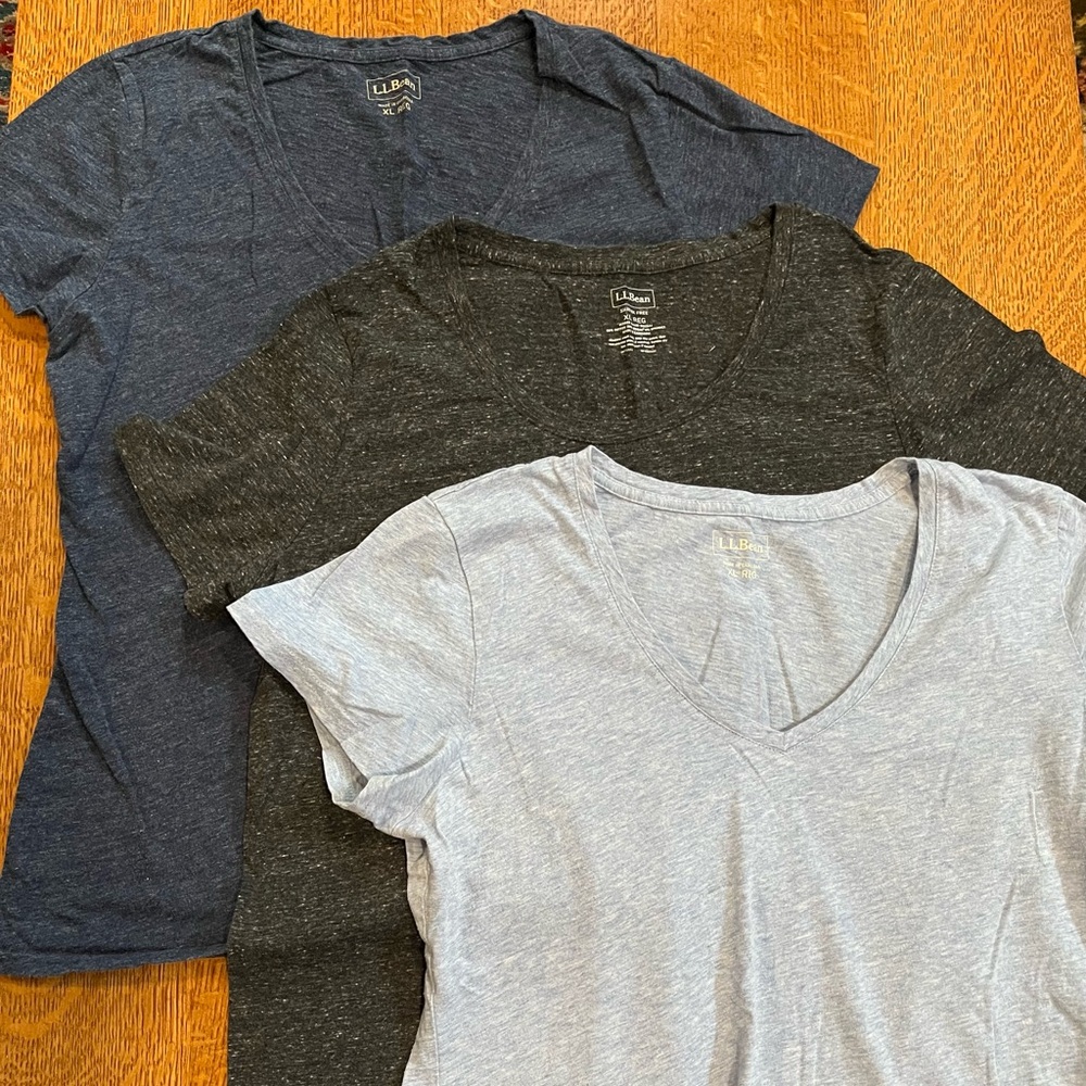 LL Bean V-Neck T-Shirts, Bundle of 3 - Picture 2 of 6